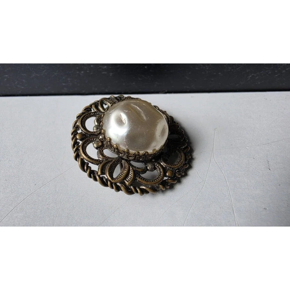 Floral Faux Pearl And Metal Brooch Vintage Costume Jewelry READ Description
